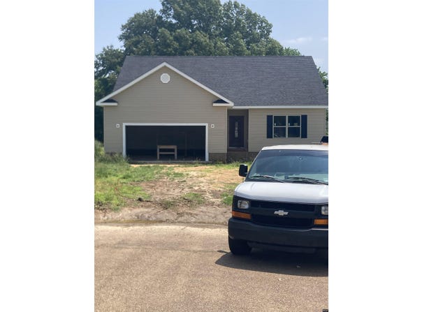 4400 Countrywood, Union City, TN 38261