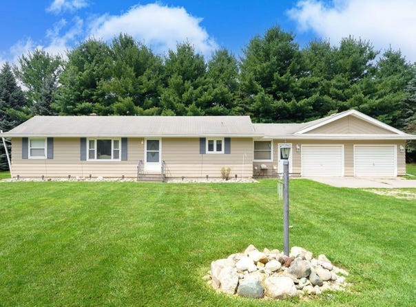 10995 E PRIOR ROAD, DURAND, MI 48429