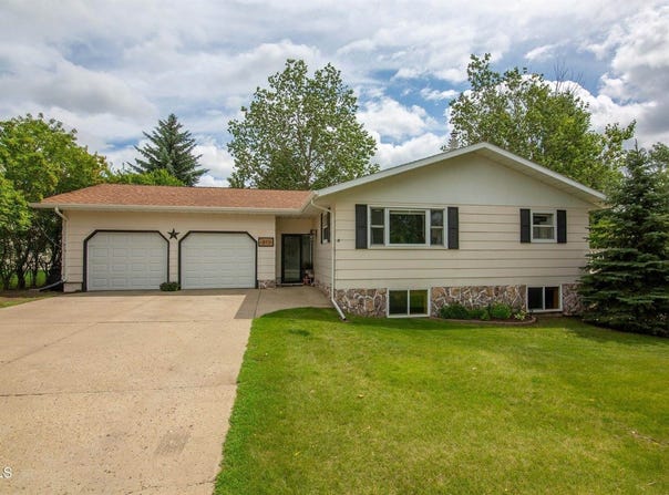 311 8th Street North, New Salem, ND 58563