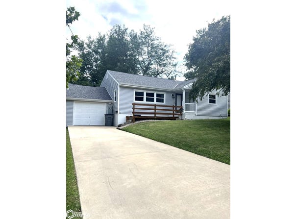 107 E 13 Street, Atlantic, IA 50022