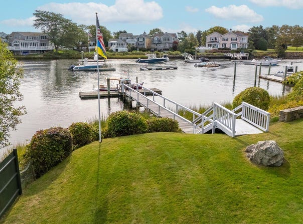 41 Hayward Road, Centerville, MA 02632