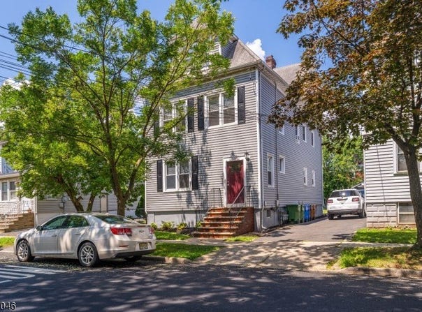 529 E Blancke St, Linden City, NJ 07036-2801