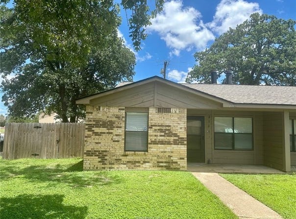 2301 West Creek Lane, College Station, TX 77845