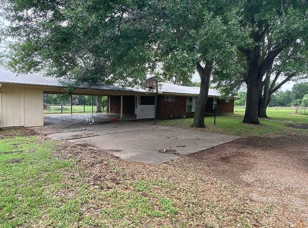9196 U.S. 77, Lexington, TX 78947