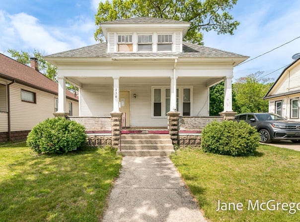 256 W Forest Avenue, Muskegon, MI 49441