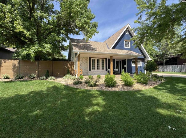579 Sunrise Ave, Pratt, KS 67124