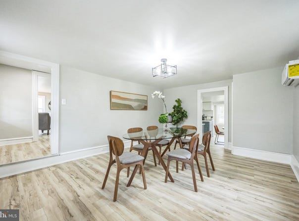 212 S MAIN STREET, WOODSTOWN, NJ 08098