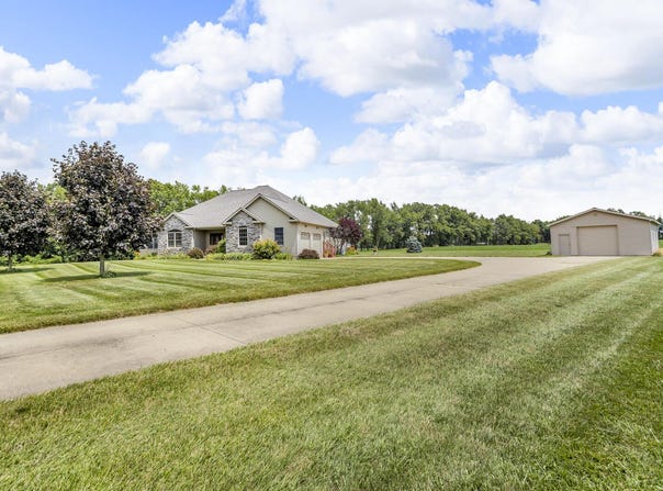 14142 Elm Row Road, Albion, MI 49224