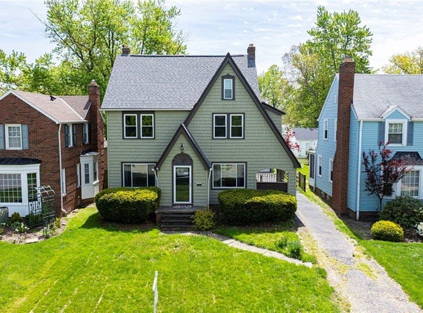 21030 Edgecliff Drive, Euclid, OH 44123