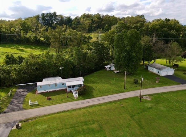 247 Jimtown Rd, Dawson, PA 15428