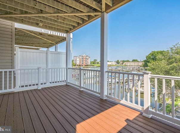 10 RIVERSIDE WHARF, CAMBRIDGE, MD 21613