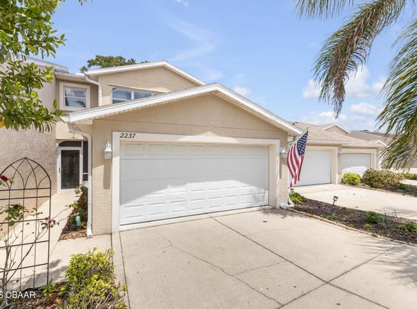 2237 Hawks Cove Circle, New Smyrna Beach, FL 32168