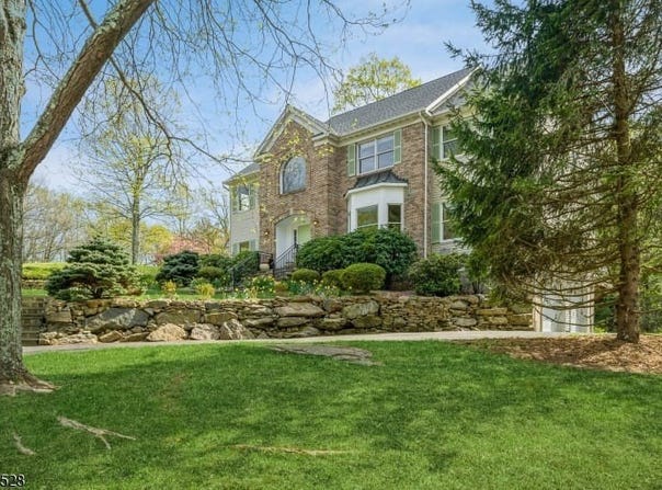 44 Heritage Ct, Randolph Twp., NJ 07869