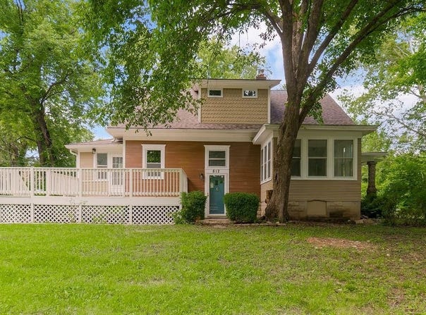 812 E Wabash Street, Olathe, KS 66061