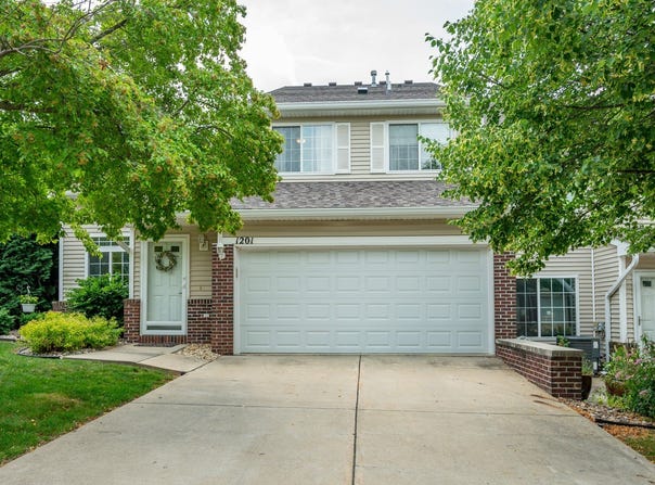 5221 Village Run Avenue unit: 1201, Des Moines, IA 50317