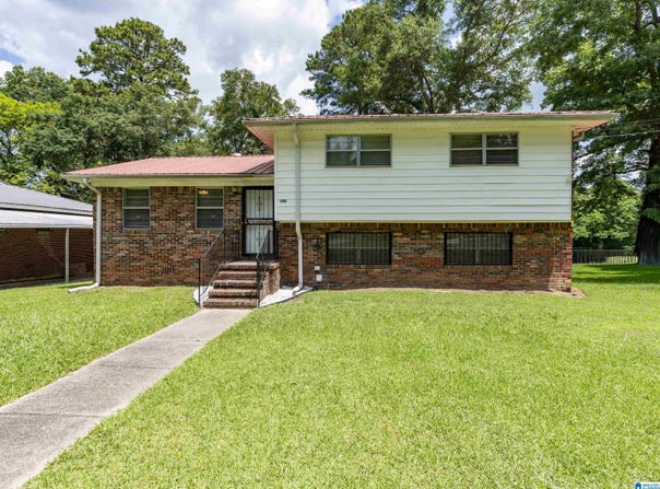 120 W CREST ROAD, HUEYTOWN, AL 35023