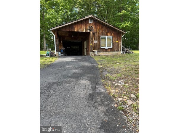 606 MARKWOOD ROAD, PURGITSVILLE, WV 26845