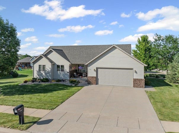 608 Silverleaf Drive, Spearfish, SD 57783
