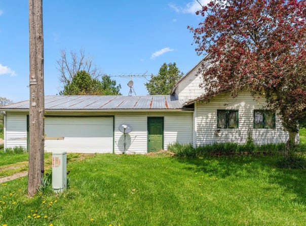 7950 E Metz Road, Angola, IN 46703