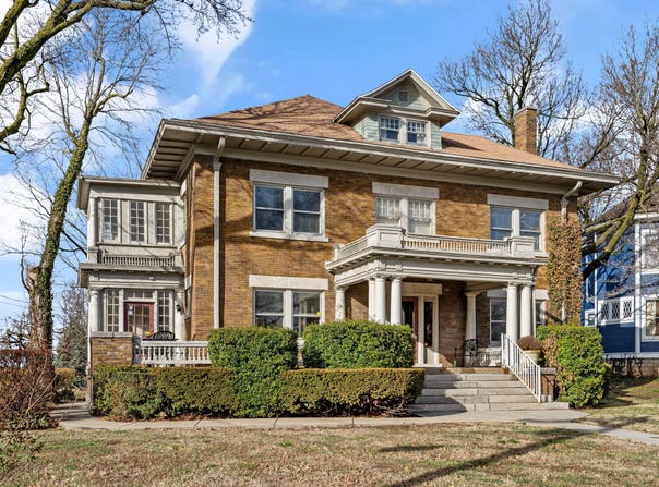1201 E Walnut Street, Springfield, MO 65802