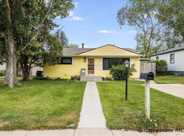 1813 NEWTON DR, Cheyenne, WY 82001
