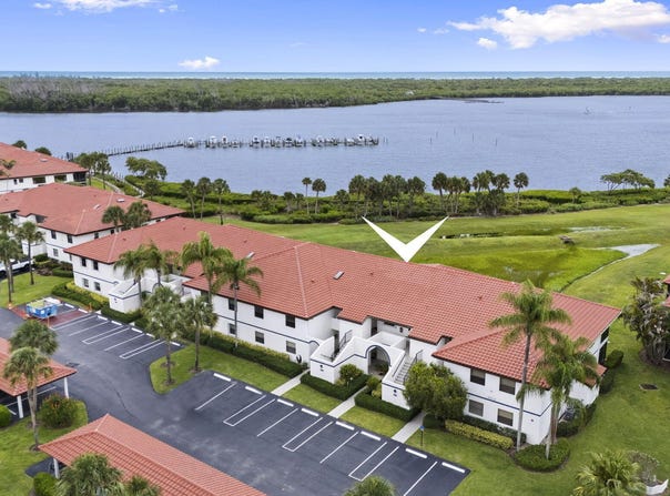 6102 SE Landing Way, Stuart, FL 34997