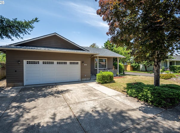 576 S 35TH ST, Springfield, OR 97478