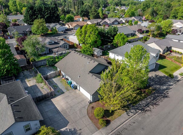 881 Kendall Drive, Grants Pass, OR 97527