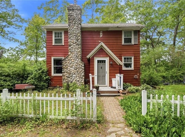 25 Pineland Street, North Kingstown, RI 02852