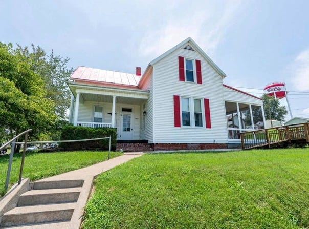 1027 Franklin St, Tell City, IN 47586