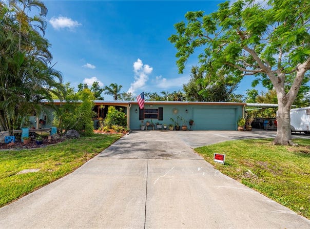 611 BONITA COURT, PUNTA GORDA, FL 33950