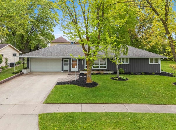 334 LEE Avenue, BRILLION, WI 54110