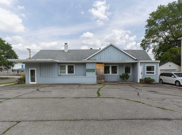 325 W Lexington Avenue, Elkhart, IN 46516