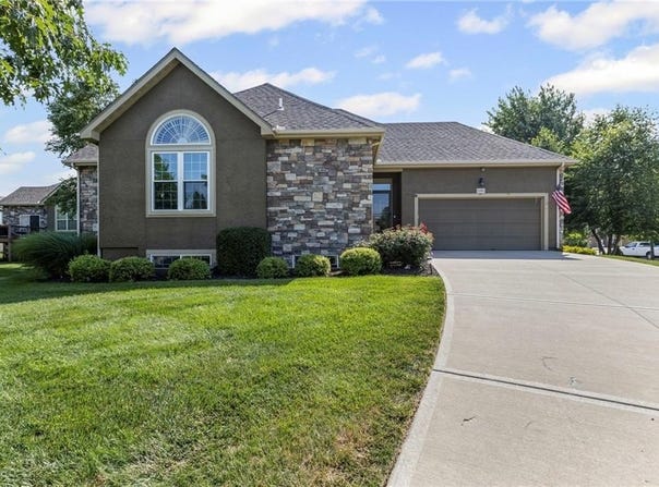 16904 S Bradley Drive, Olathe, KS 66062
