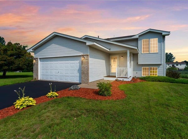 1330 Joes Lake Road SE, Cambridge, MN 55008