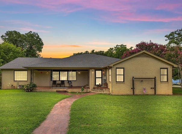 2007 Cates Street, Bridgeport, TX 76426