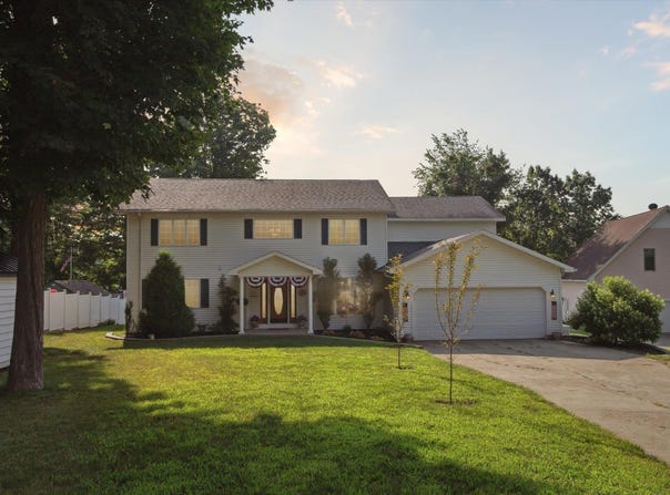 10245 Lakeside Drive, Perrinton, MI 48871