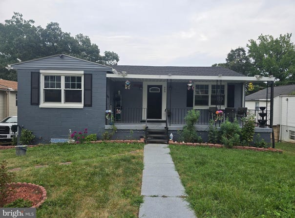 909 CYPRESSTREE PLACE, CAPITOL HEIGHTS, MD 20743
