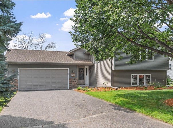 6809 Setzler Parkway, Brooklyn Park, MN 55445