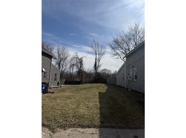 2825 York Avenue, Cleveland, OH 44113
