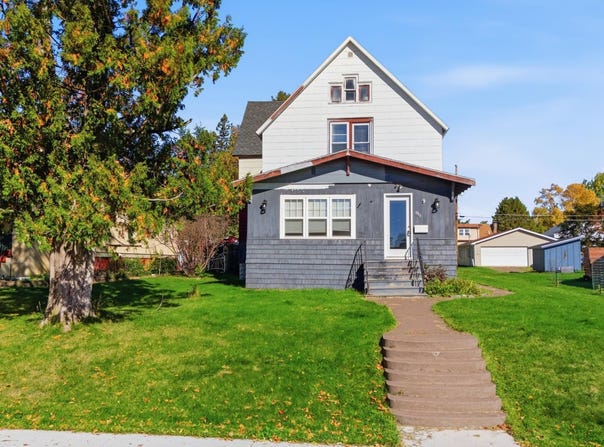 911 10th Avenue, Two Harbors, MN 55616