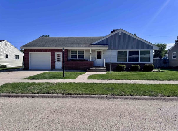 411 ASH ST, Cherokee, IA 51012
