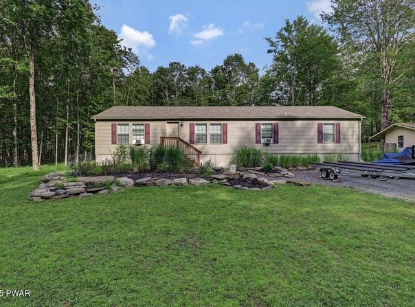 78 Orion Way, Lake Ariel, PA 18436
