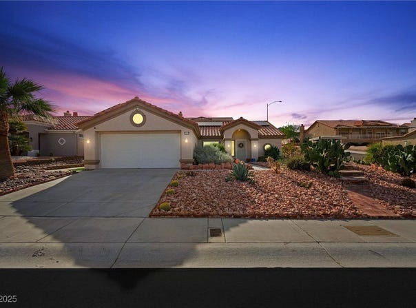 2725 Byron Drive, Las Vegas, NV 89134