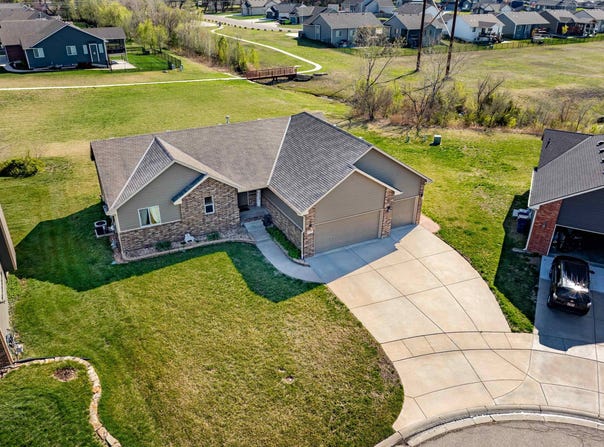 6915 N Wendell Ct, Park City, KS 67219