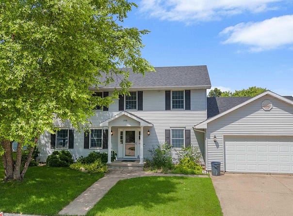 1508 Emerald Ct, Mason City, IA 50401