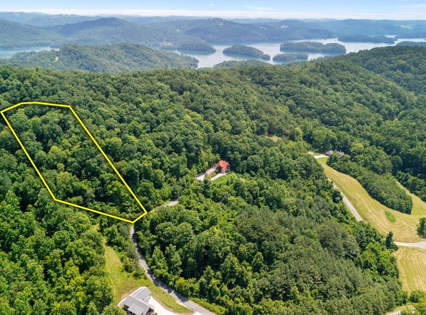 94 Swan Song Tr, Sharps Chapel, TN 37866