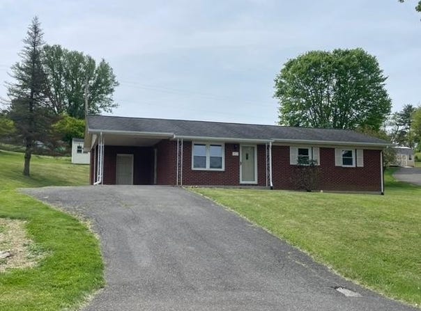 349 Kenbrook Dr, Galax, VA 24333