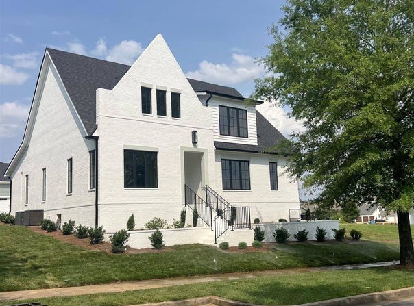 864 Village Way, Bowling Green, KY 42103