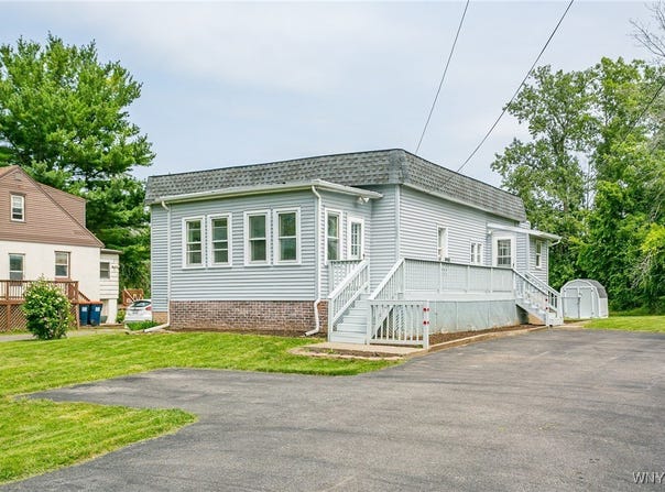 828 Hard Road, Webster, NY 14580